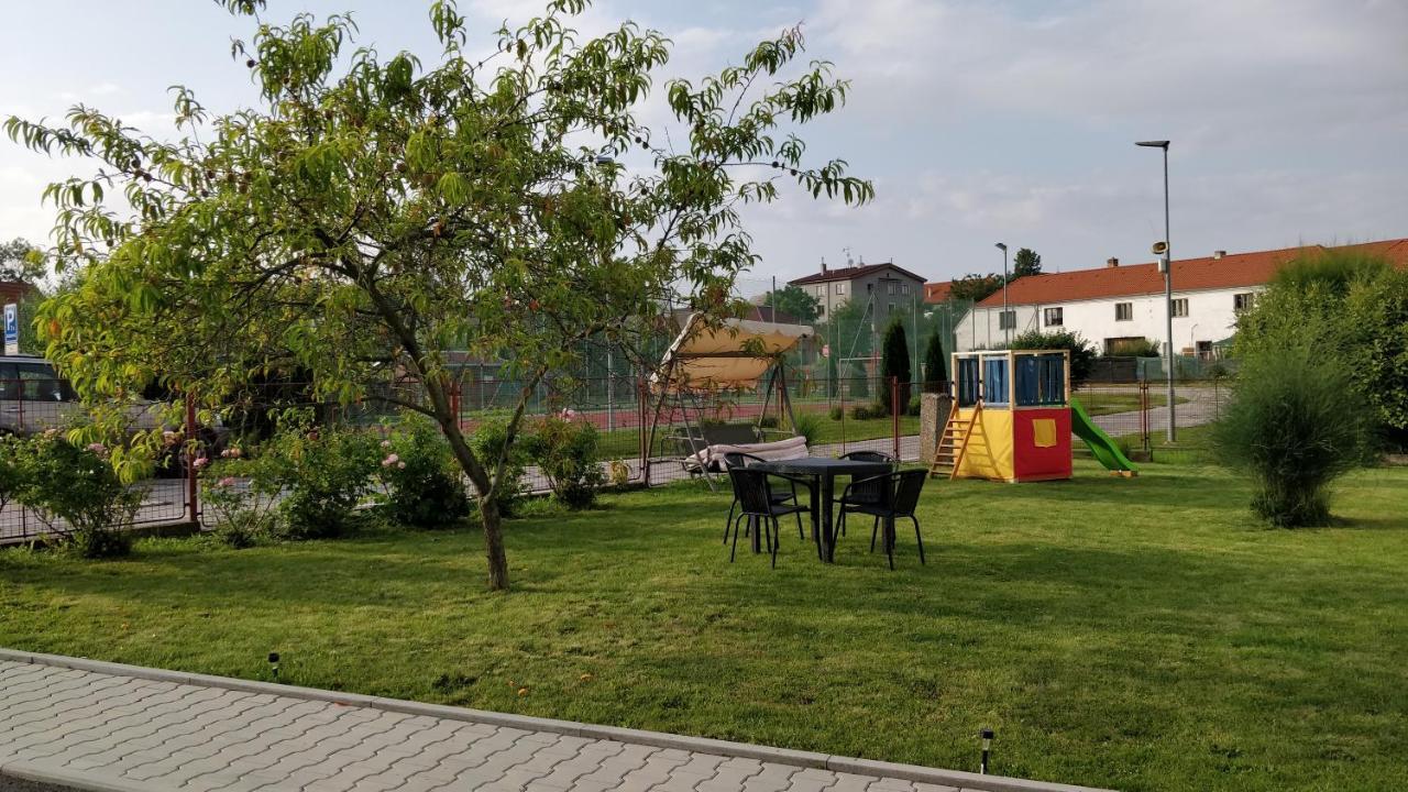 Penzion Rozarka Prisecna Экстерьер фото